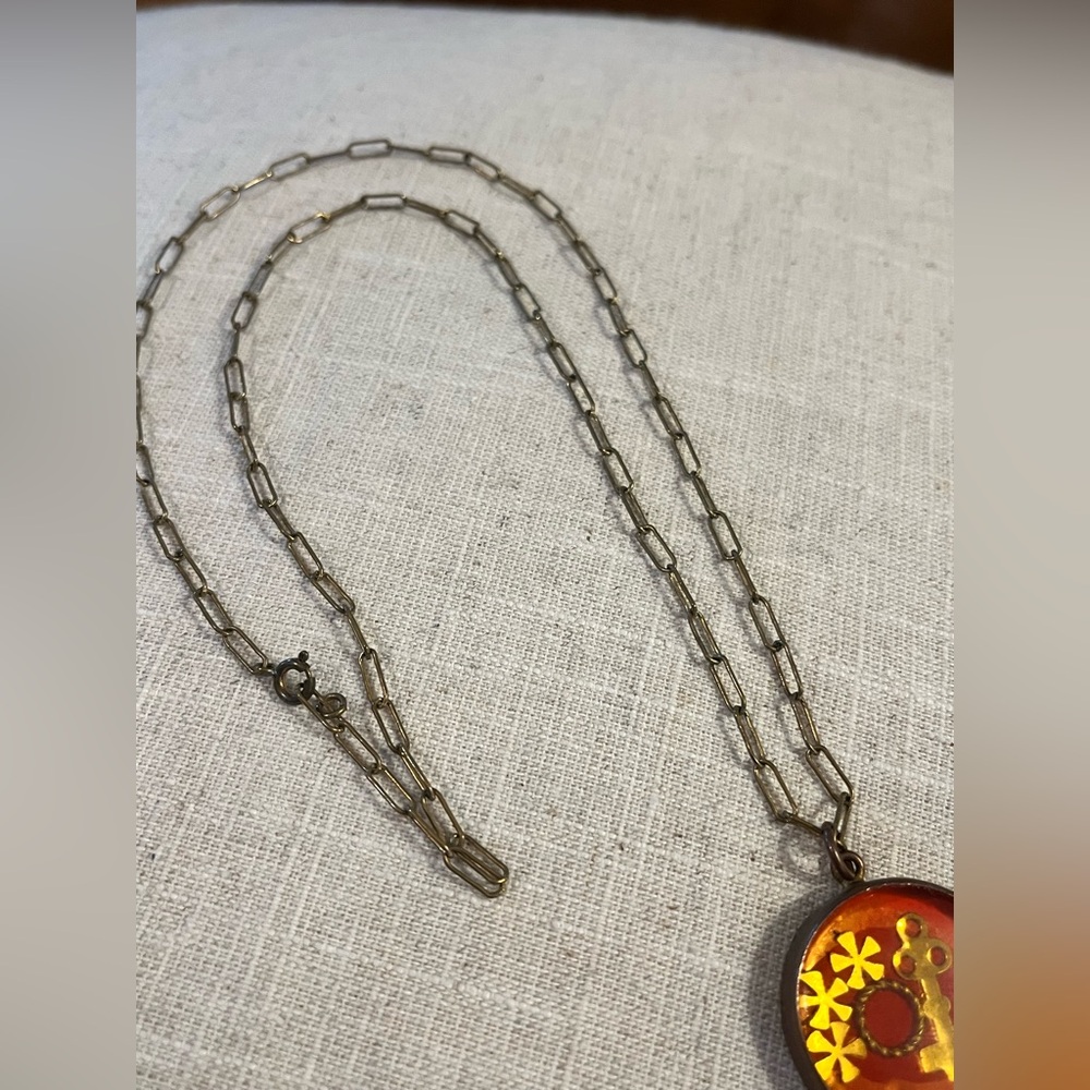 Vintage 1970s Lucite Red Pendant Necklace Key Floral Embedded Retro Boho - Picture 5 of 6